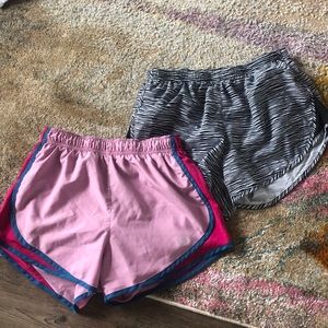 NIKE shorts x2